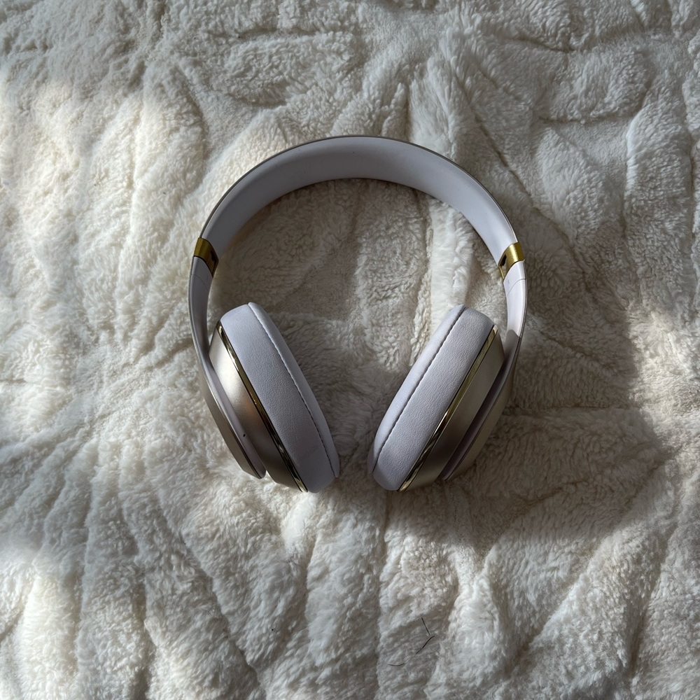 Gold Beats Studio Wireless